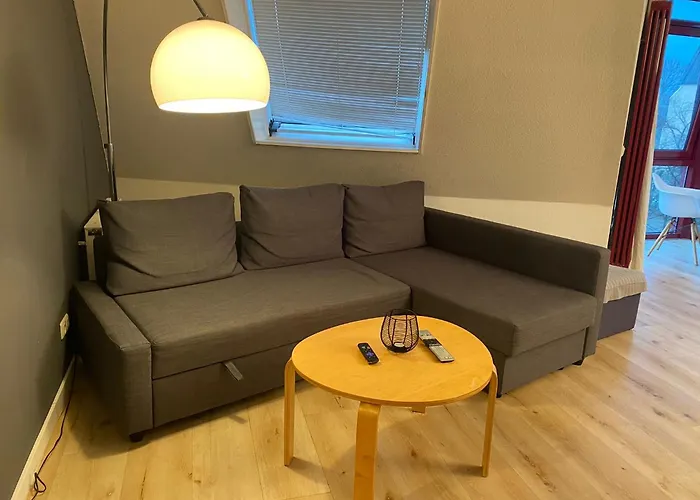 Stilvolle Helle Wohnung Im Zentrum